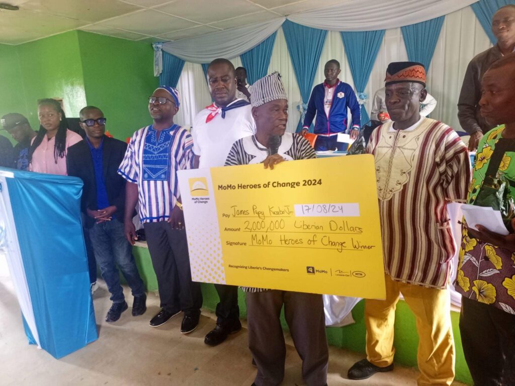 AYR Founder Wins MoMo Heroes of Change 2024 Award (3)